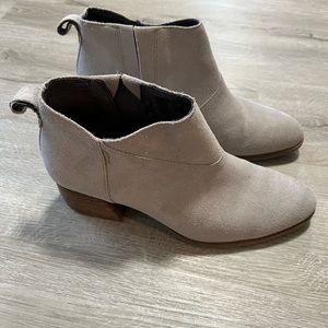 Women’s Tom’s Suede Booties size 8.5